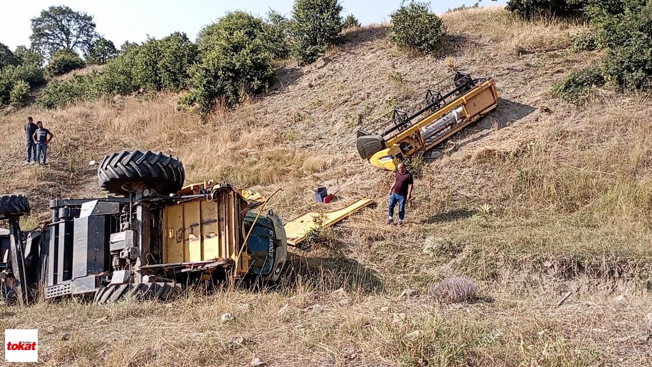 Park Halindeyken Hareket Eden Biçerdöver Dereye Devrildi2