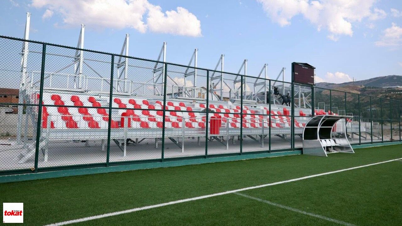 Vali Abdullah Köklü, Taşlıçiftlik Sentetik Futbol Sahası 500 Kişilik Yeni Tribün Çalışmaları Inceleme3