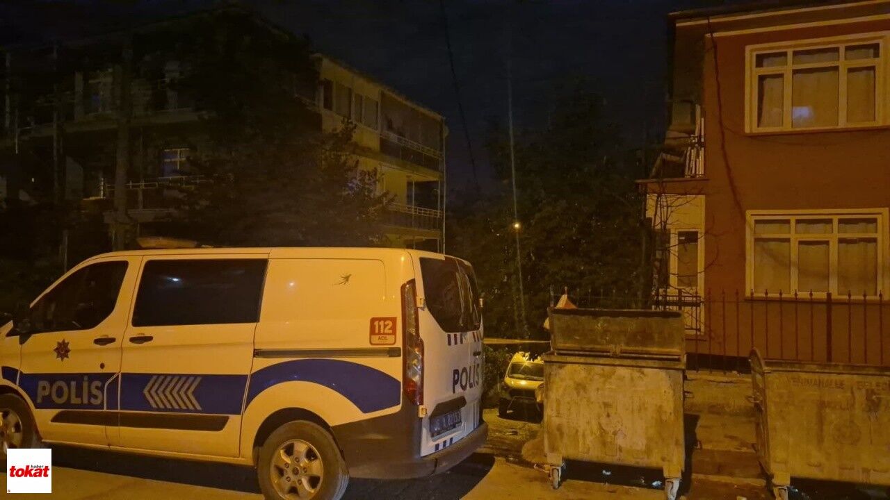 Apartman Dairesinde 3 Erkek Cesedi Bulundu
