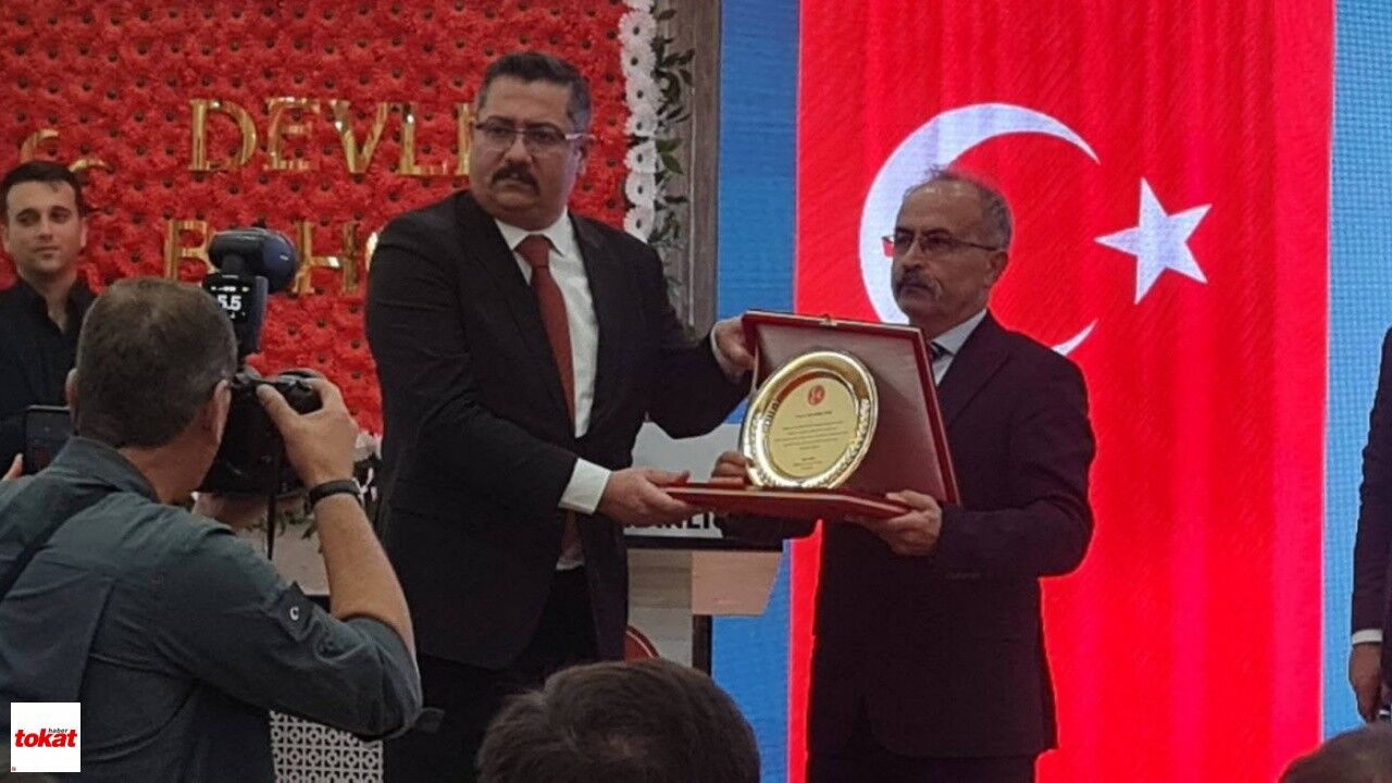 MHP Tokat’ta bayrak değişimi: Zeki Kurt dönemi başladı