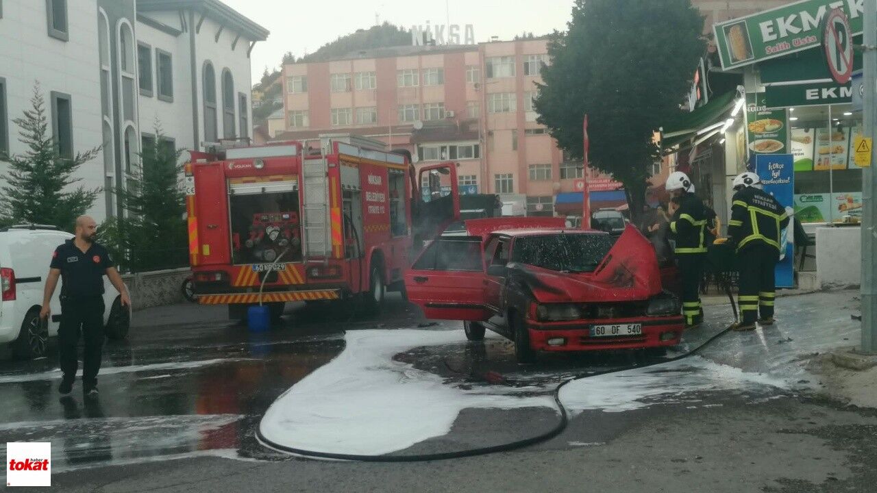 Niksar Park Halindeki Otomobil Alev Alev Yandı1