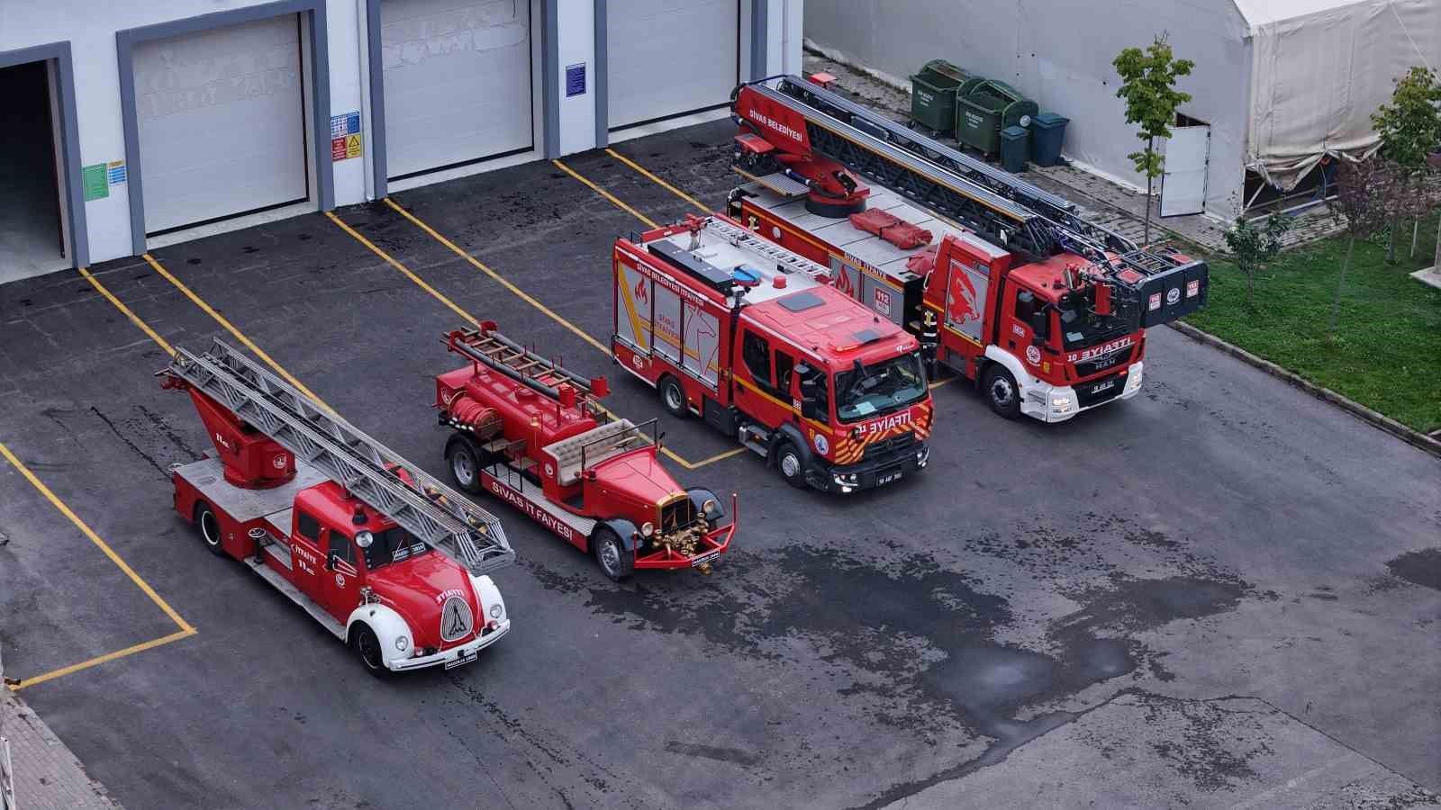 En eskisi 90 yıllık: itfaiyenin emektar araçlarına gözü gibi bakıyor