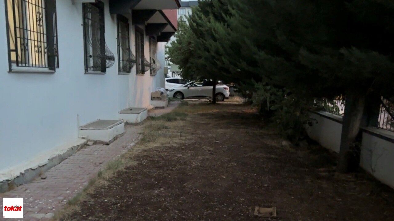 Aile Faciası Anne, Baba Ve 5 Yaşındaki Çocukları 2. Kattan Atladı3