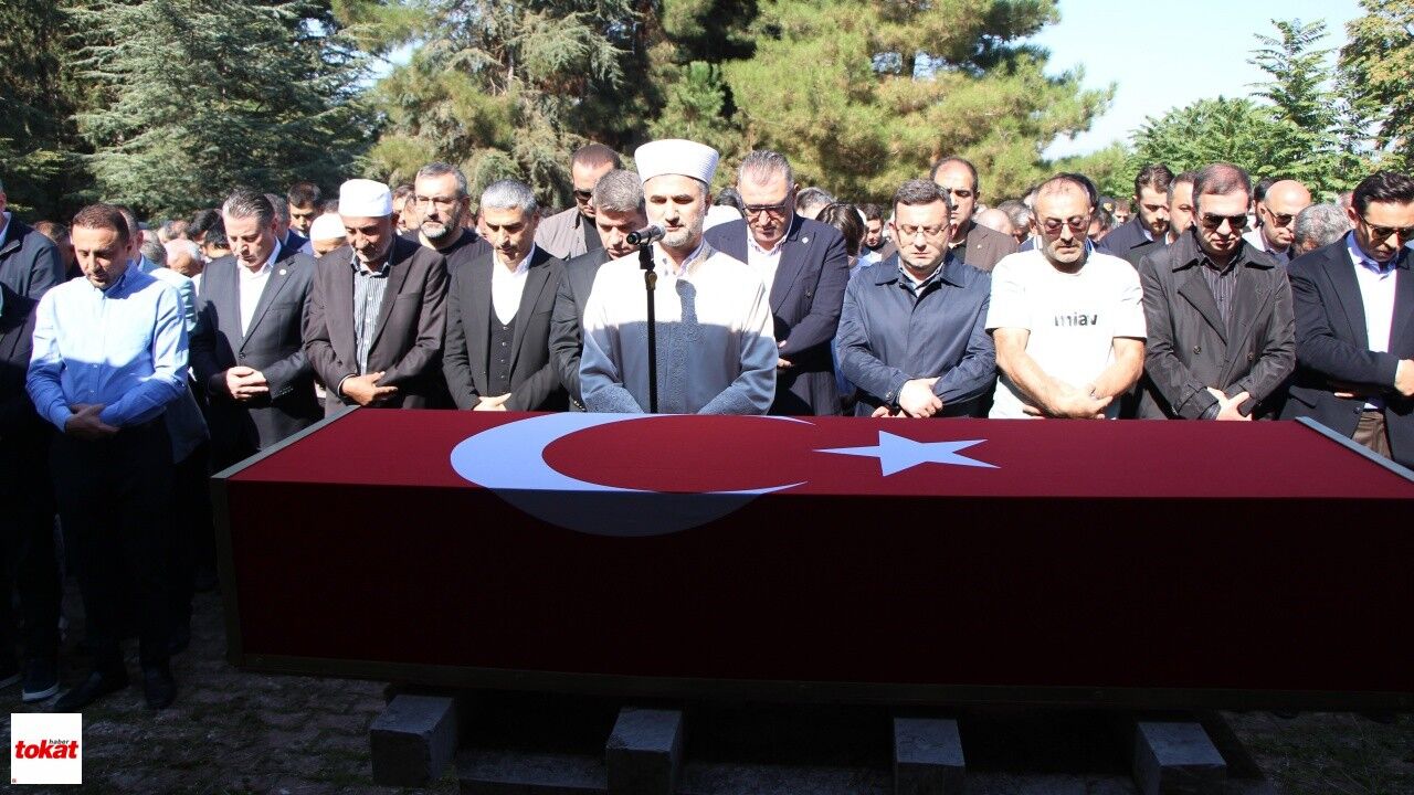 Hayatını Kaybeden Afyonkarahisar Vali Yardımcısı İhsan Ayrancı, Amasya'da Defnedildi6