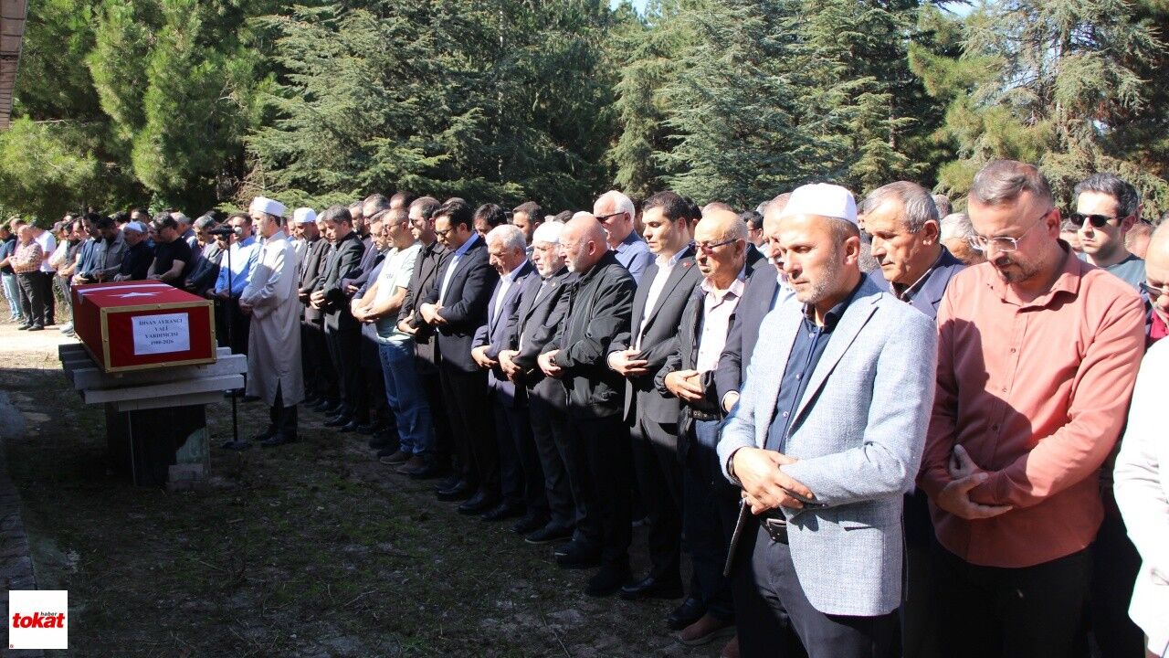 Hayatını Kaybeden Afyonkarahisar Vali Yardımcısı İhsan Ayrancı, Amasya'da Defnedildi7