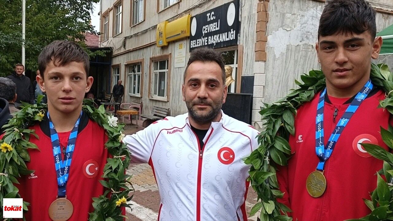 U15 Serbest Güreş Balkan Şampiyonası'nda Dereceye Giren Güreşçiler Tokat'ta Coşkuyla Karşılandı4
